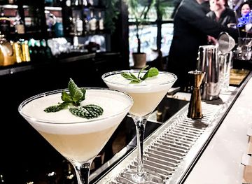 california/martinez/bar/bentley-s-cocktail-bar-lounge