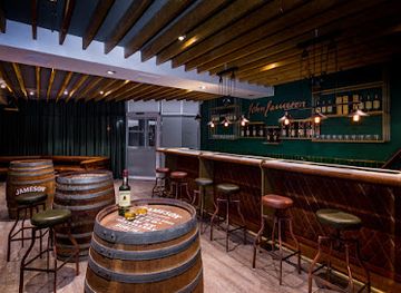 namibia/swakopmund/bar/pitstop-sports-lounge