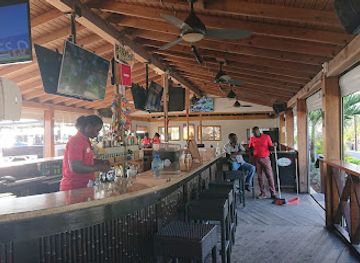 saint-kitts-and-nevis/newcastle/bar/vibes-beach-bar