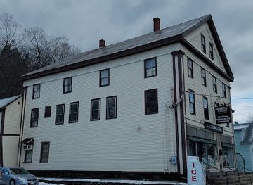 massachusetts/mohawk-trail-state-forest/bar/avery-s-general-store-takeout-restaurant-and-bubble-tea-bar