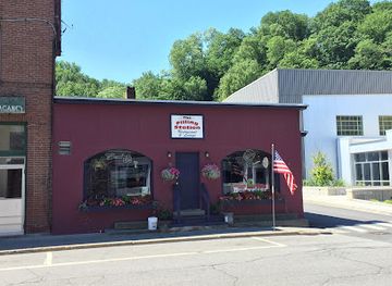 vermont/quechee-gorge/bar/filling-station
