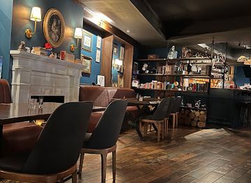 saudi-arabia/jeddah/al-shatea/bar/the-red-fox