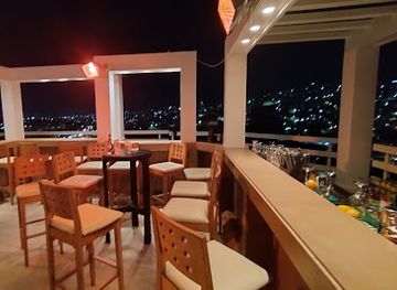 jordan/mujib-nature-reserve/bar/cantaloupe-gastro-pub