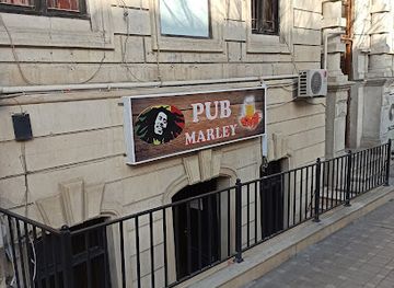 azerbaijan/baku/flame-towers/bar/pub-marley