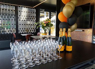 finland/helsinki/katajanokka/bar/madame-clicquot-champagne-bar