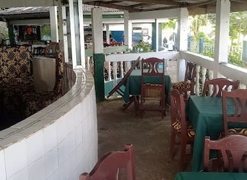 cameroon/limbe/bar/botanic-garden-restaurant-limbe