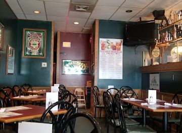 connecticut/hammonasset-beach-state-park/bar/petrillo-s-pizza-pub-grill