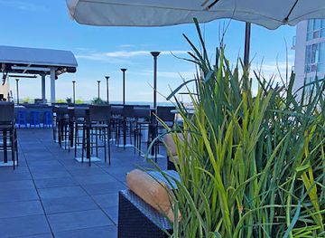 connecticut/greenwich-point-park/bar/sign-of-the-whale