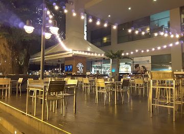 malaysia/george-town/gurney-drive/bar/tree-bar