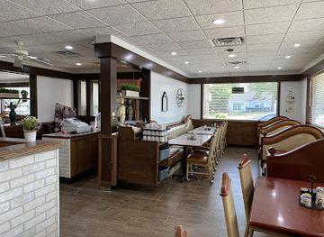 wisconsin/devil-s-lake-state-park/bar/four-star-restaurant