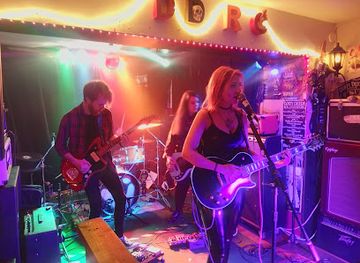 sweden/gothenburg/hisingen/bar/dirty-deeds