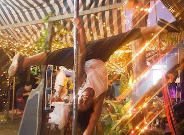 bolivia/amazon-basin/bar/perezoso-hostel