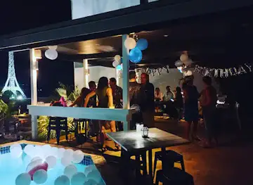 Stone Lounge