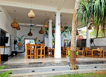 sri-lanka/southern-province/bar/cool-vibes-beach-house-bar-restaurant-surf