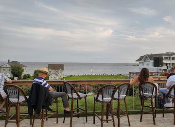 connecticut/hammonasset-beach-state-park/bar/sunset-bar-and-grill