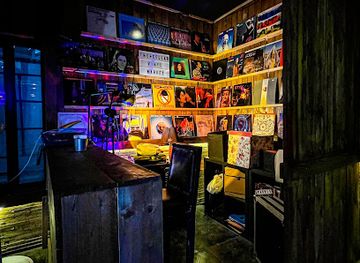 jordan/burial-mounds/bar/the-cellar