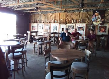 florida/apalachicola/bar/high-five-dive-bar