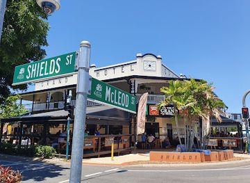australia/cairns/bar/grand-hotel