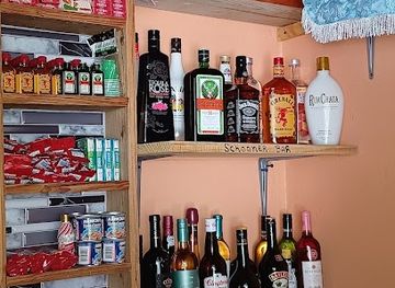 saint-vincent-and-the-grenadines/saint-patrick/bar/schooner-bar-grill