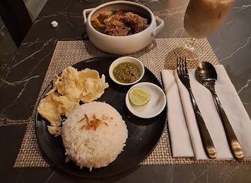 indonesia/west-sumatra/bar/the-atmosphere-skylounge