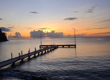dominica/hampstead-beach/bar/the-almond-deck