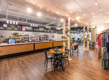 michigan/st-joseph/bar/lazy-ballerina-winery