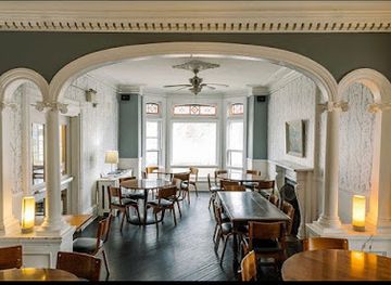 canada/kingston-and-the-islands/bar/the-grad-club