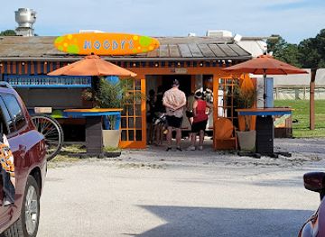 virginia/chincoteague-island/bar/woody-s-serious-food