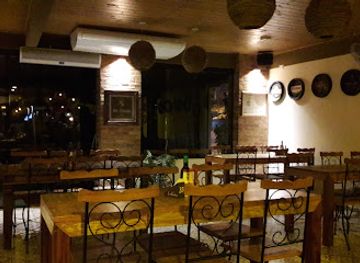 brazil/serra-da-bocaina-national-park/bar/emirados-esfiharia-paraty-rj