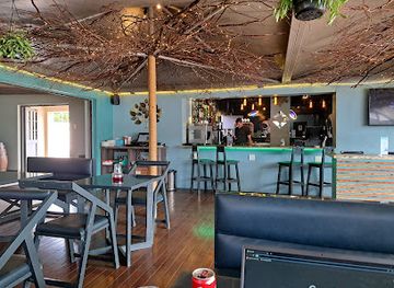 south-africa/port-elizabeth/bar/cosmos-cocktail-bar-eatery