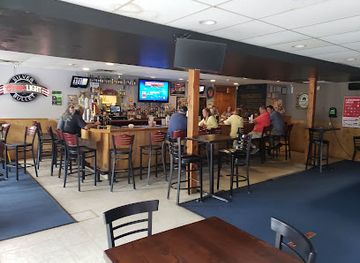 rhode-island/yawgoo-valley-ski-area-water-park/bar/the-pub-at-two-mile-corner