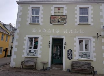 guernsey/alderney/bar/marais-hall