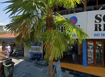 indonesia/labuan-bajo/bar/republik-bar