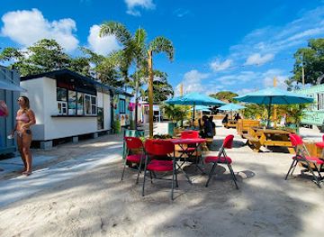 barbados/bridgetown/bar/savvy-on-the-bay