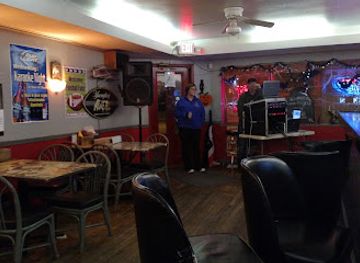 ohio/amish-country/bar/brick-town-tavern