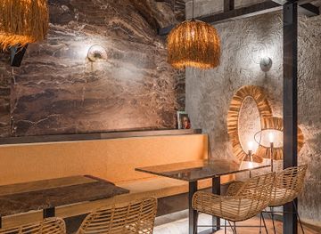 tintin cocktail bar