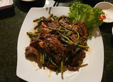 cambodia/svay-rieng/bar/