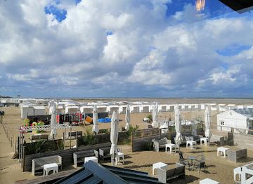 belgium/zeebrugge/bar/banana-moon-beach