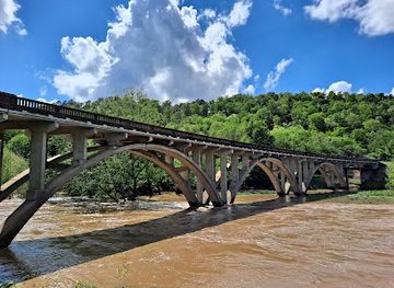 missouri/great-plains/bar/twin-bridges-resort