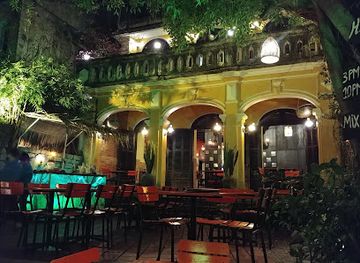 vietnam/hoi-an-ancient-town/bar/cyclo-s-road-cafe