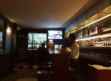 nepal/kanchenjunga-base-camp/bar/club-omg