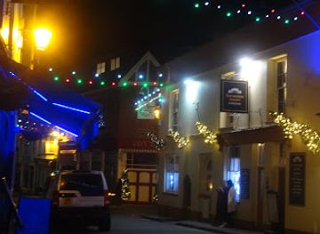 united-kingdom/dyfed/bar/the-five-arches-tavern