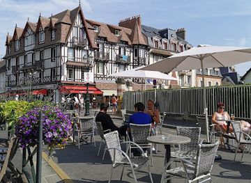 france/normandy-coast/bar/the-dad-and-son
