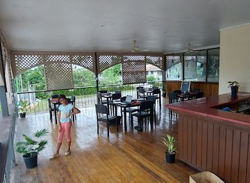 papua-new-guinea/morobe-region/bar/boss-laedy-burgers