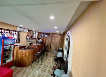 ghana/akyem/bar/queeny-pub-and-grill
