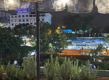 vietnam/dalat/xuan-huong-lake/bar/beeppub