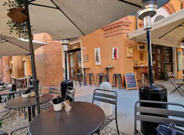 Benny's Bar • Spirits&Kitchen •