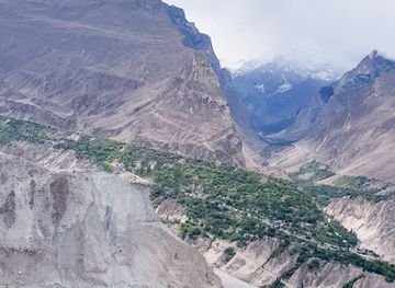 pakistan/hunza-valley/bar/bazouq-restaurant