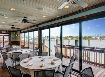 florida/fort-myers/bar/doc-ford-s-rum-bar-grille-ft-myers-beach