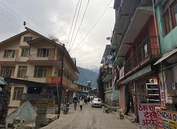 india/manali/vashisht/bar/beer-bar-shop